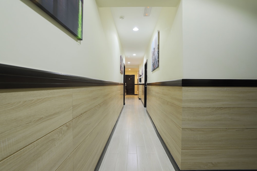 Capital O 314 24 Gold Hotel 42/49