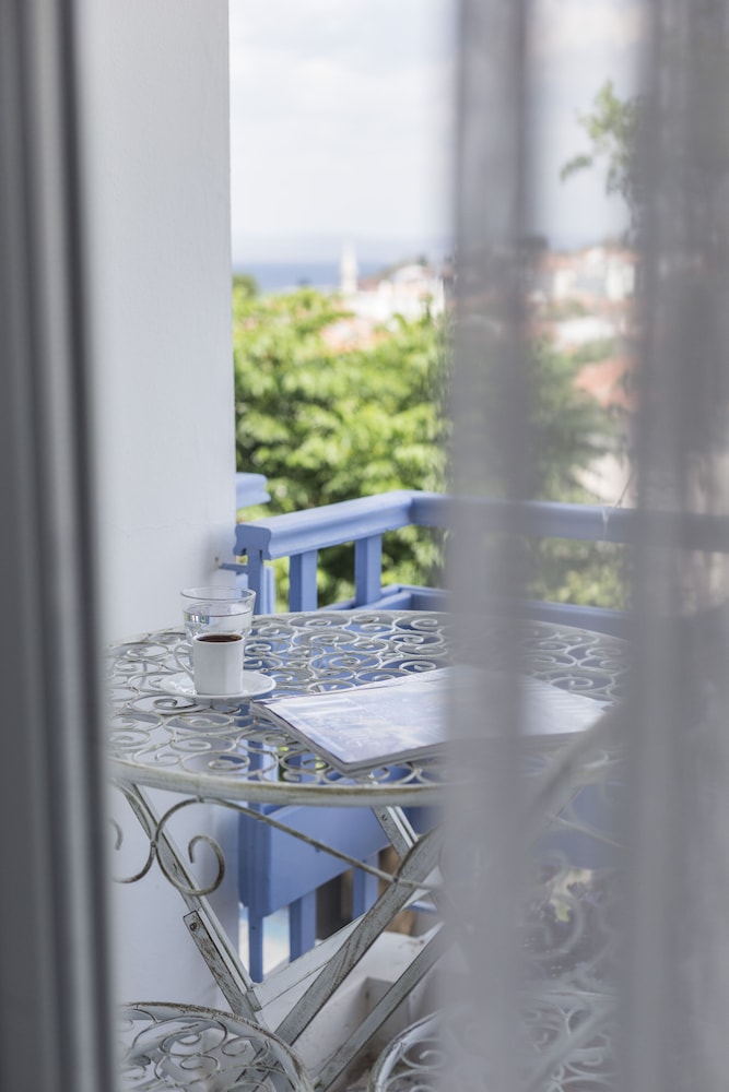 Sardunya Hotel 43/49