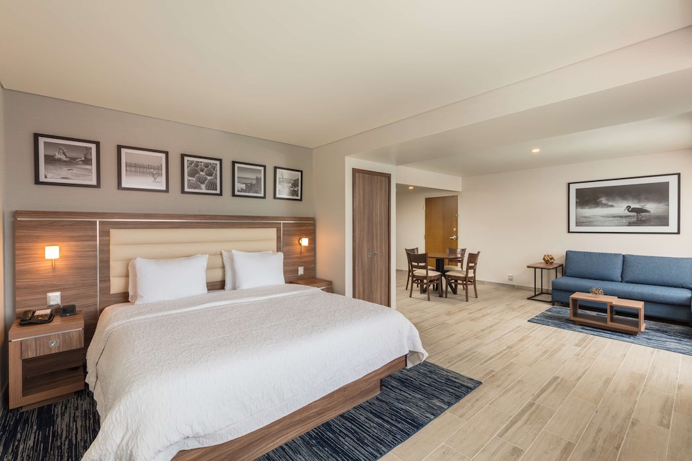 Hampton Inn by Hilton Tijuana 30/80