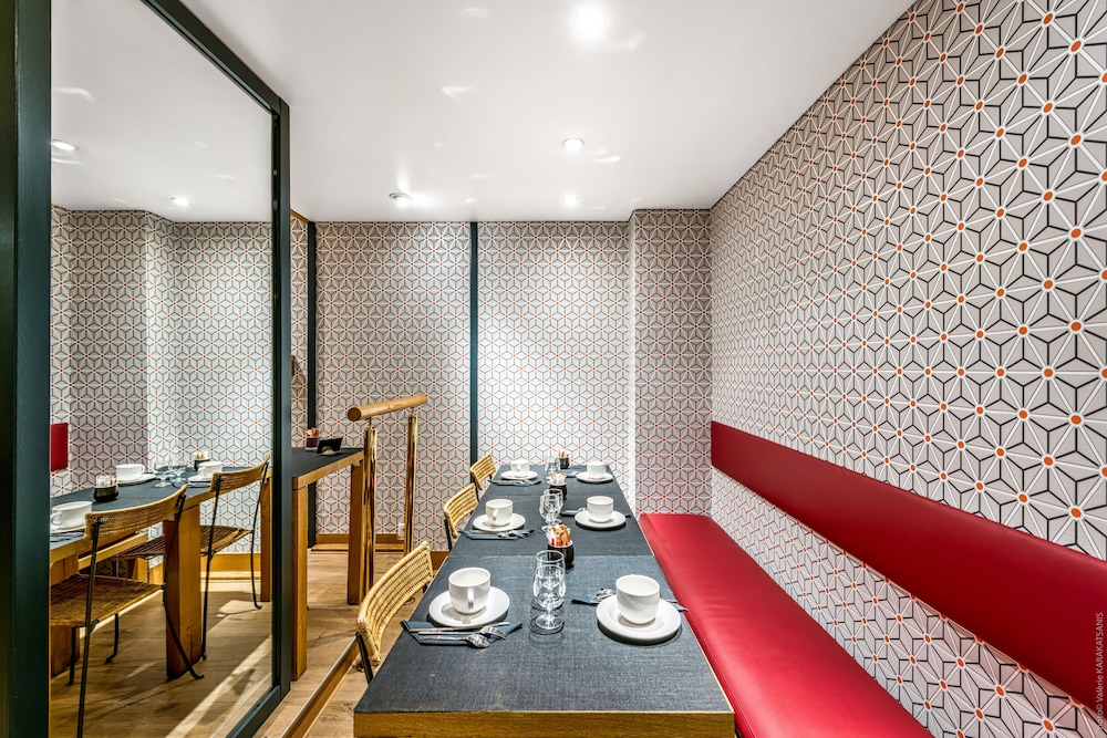 Etoile Park Hotel 62/69