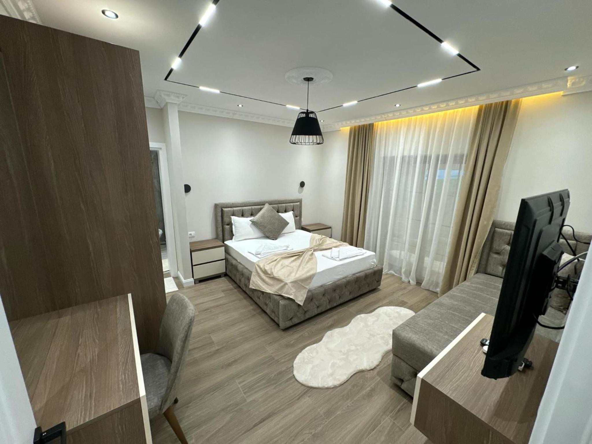 HOTEL LLOLLA 30/55