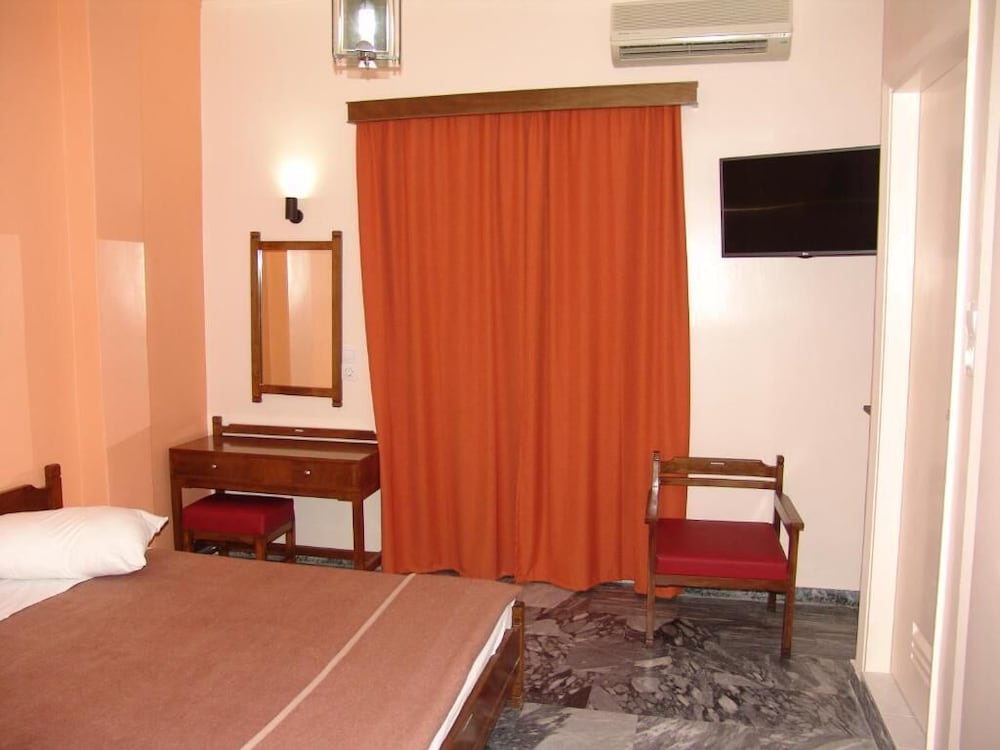 Cosmos Hotel 20/35