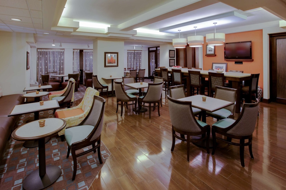 Hampton Inn Richmond West 38/46