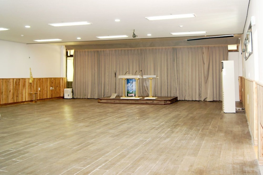 Geomunoreum Hostel 6/50