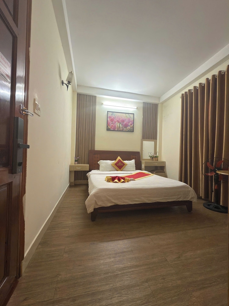 Hoang Thang Hotel 10/30