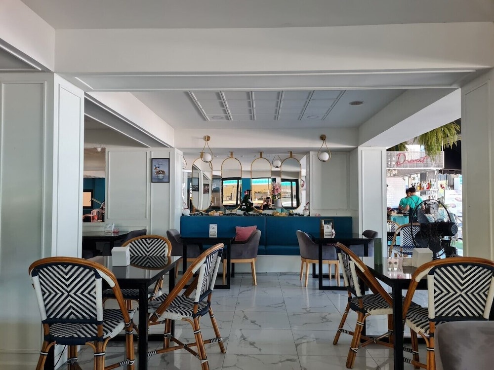 Opal House 34/42