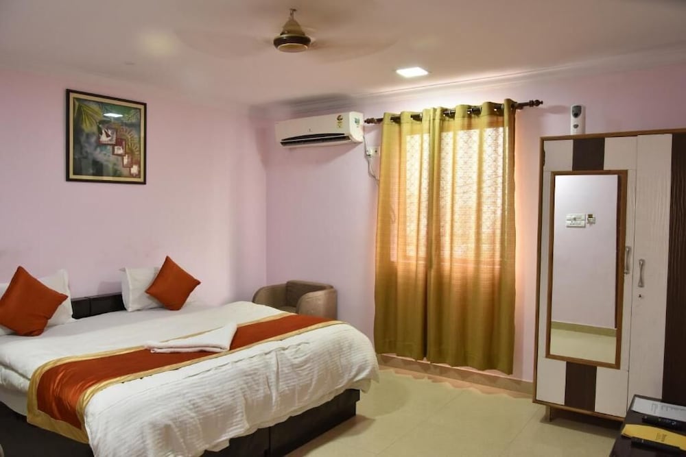 Hotel Sarweshwary 9/47