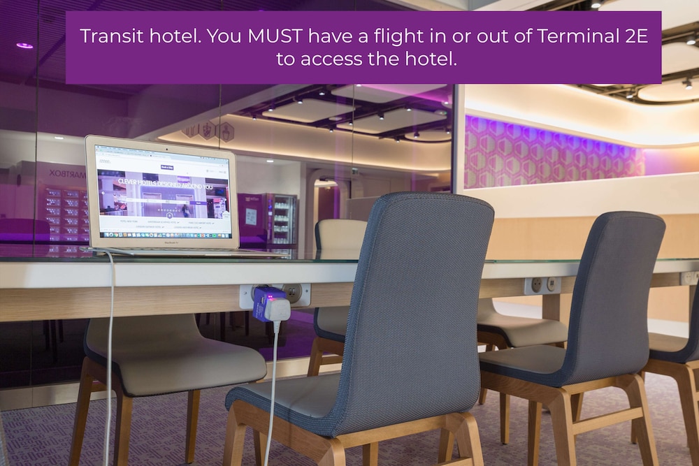 YOTELAir Paris CDG - Transit Hotel 24/32