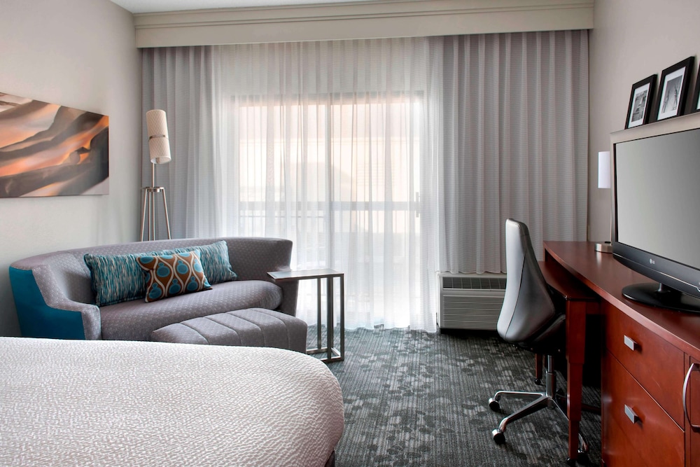 Sonesta Select Newport Middletown 26/46