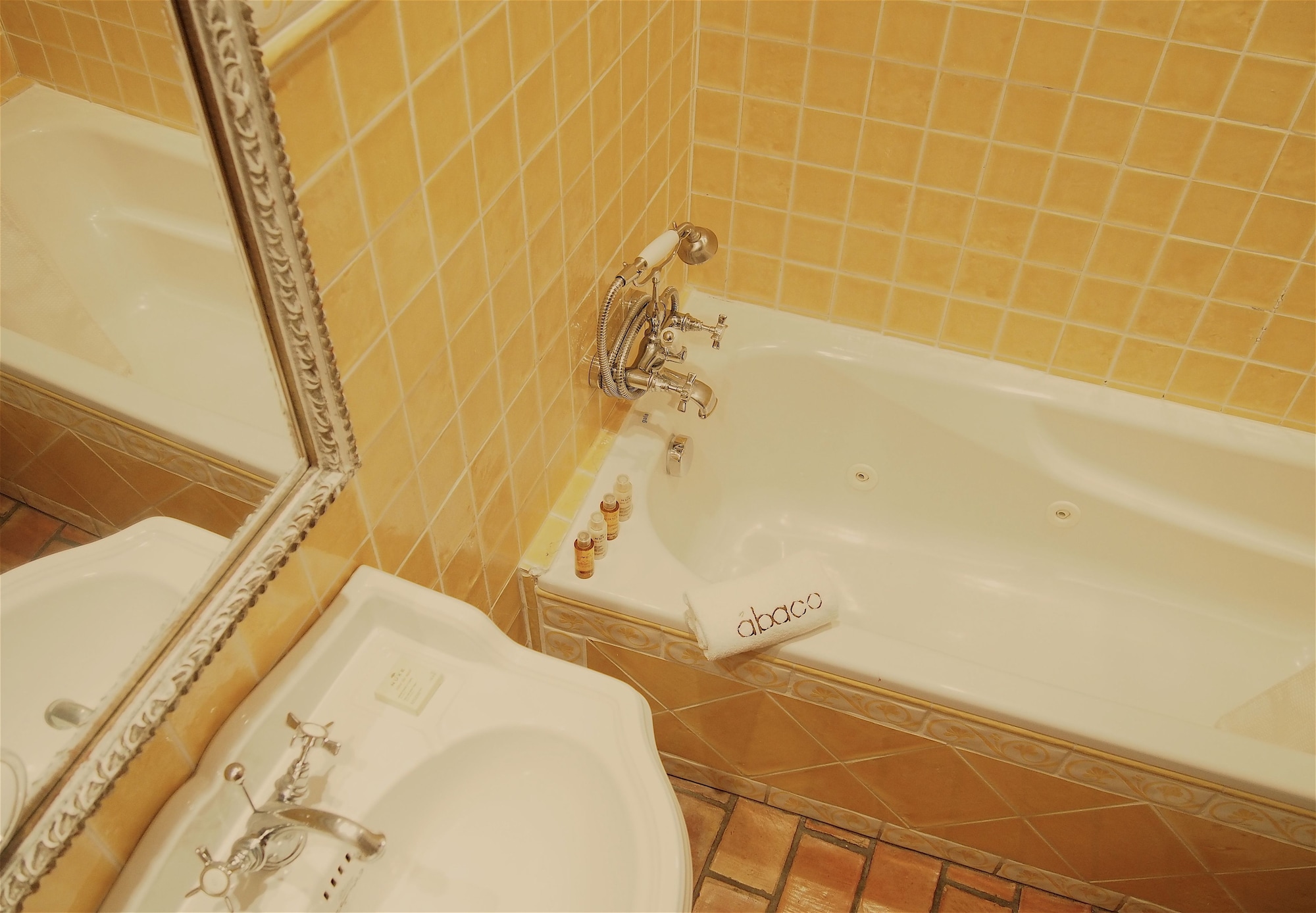 غرفة بسرير كينج بشرفة، Hotel Abaco 6/6