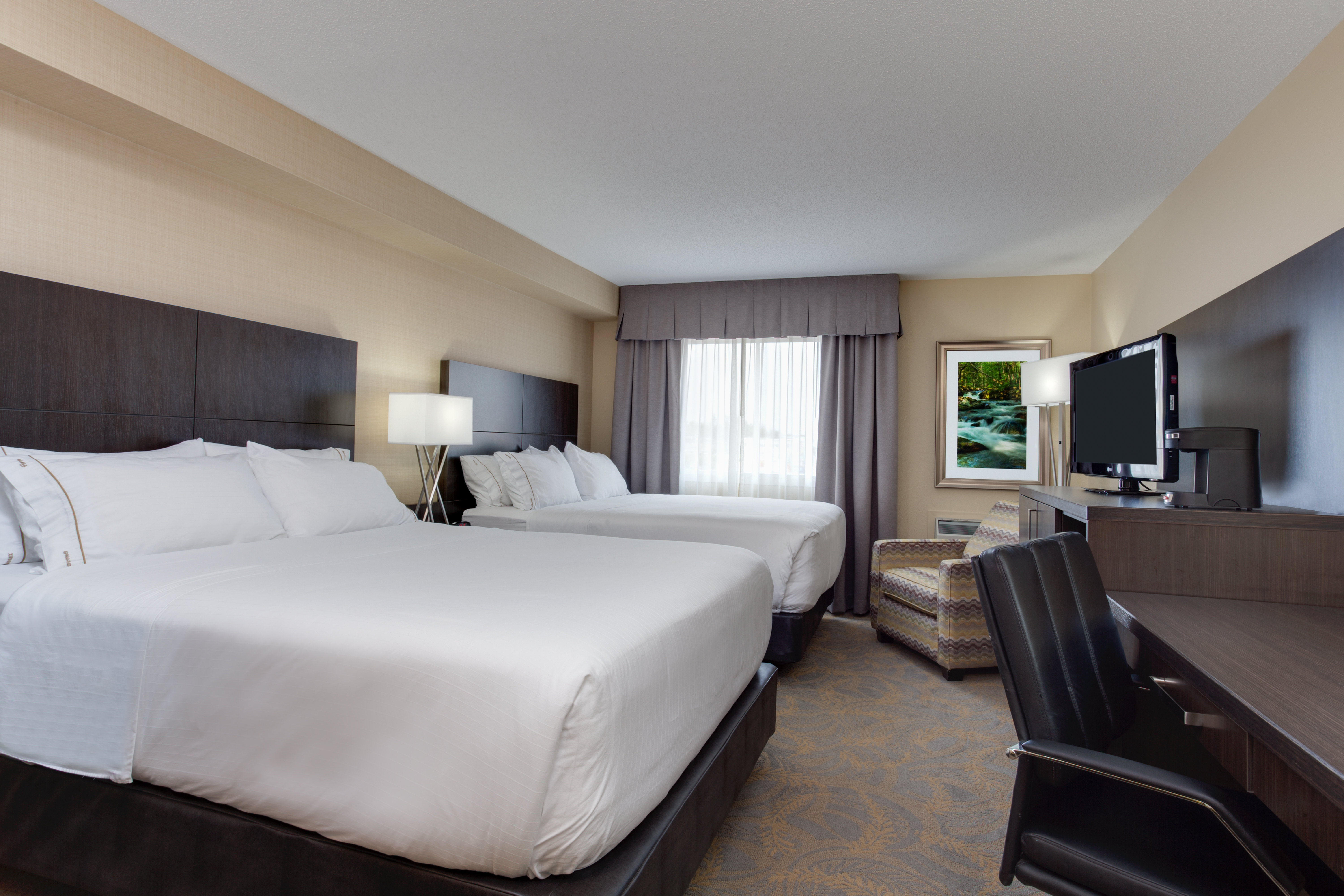 Holiday Inn Express Suites Fredericton 27/76