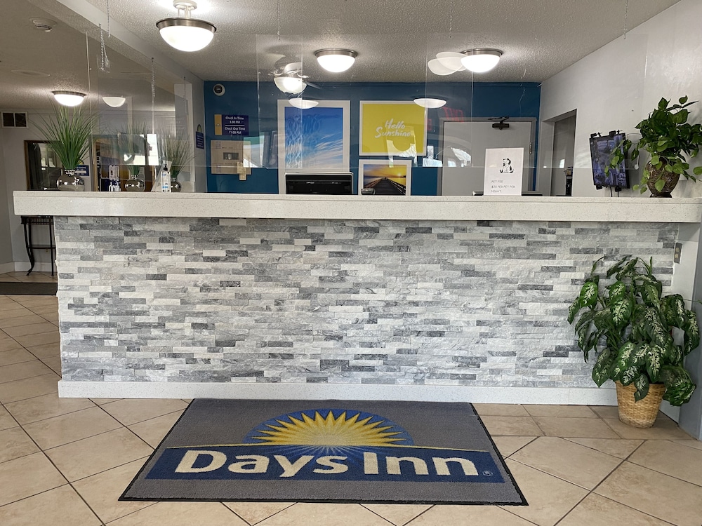 Days Inn by Wyndham Oglesby/ Starved Rock 6/20