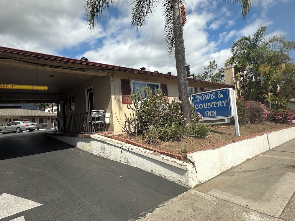 Town and Country Inn 42/50