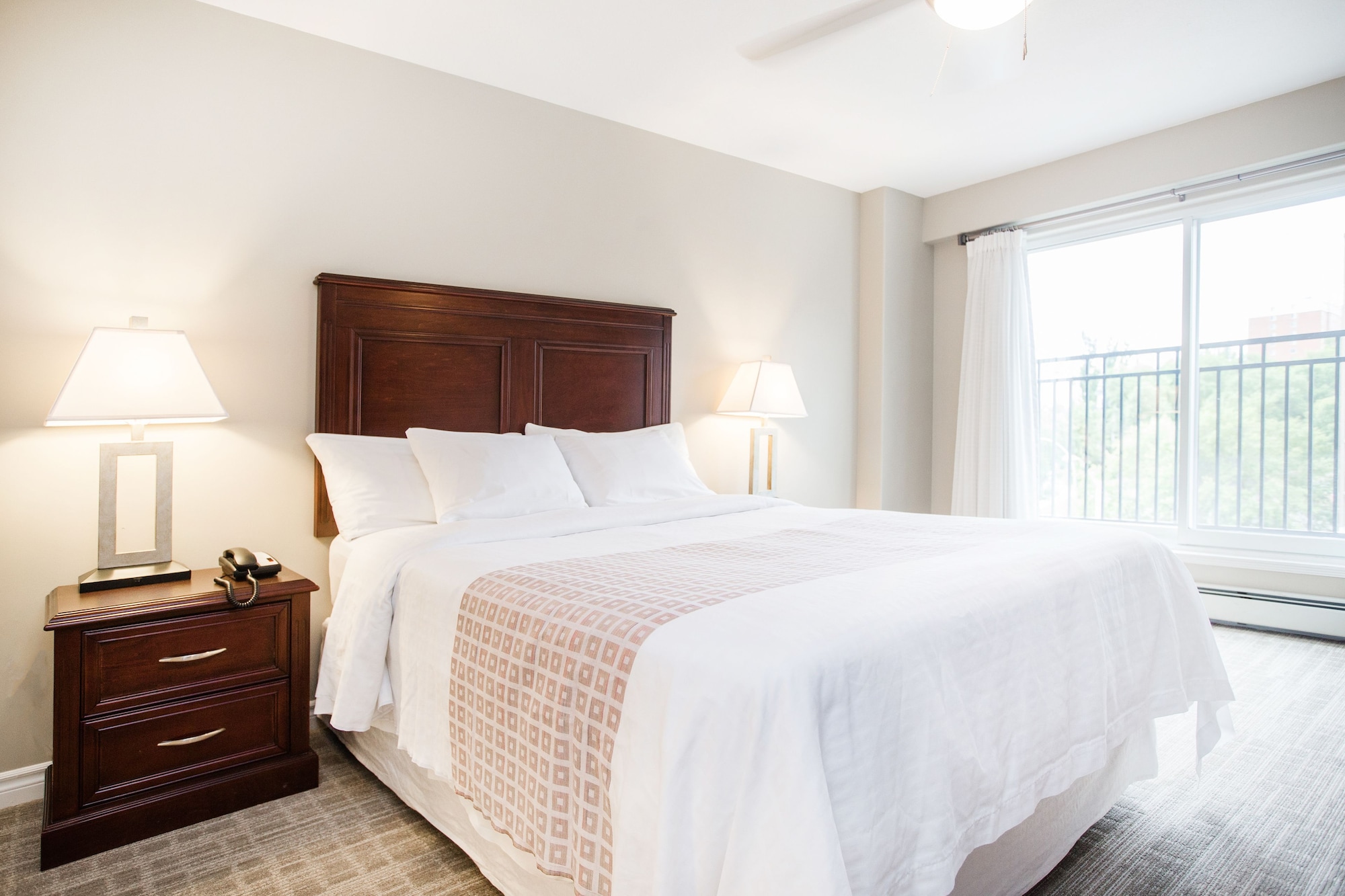 1 BEDROOM, SUITE