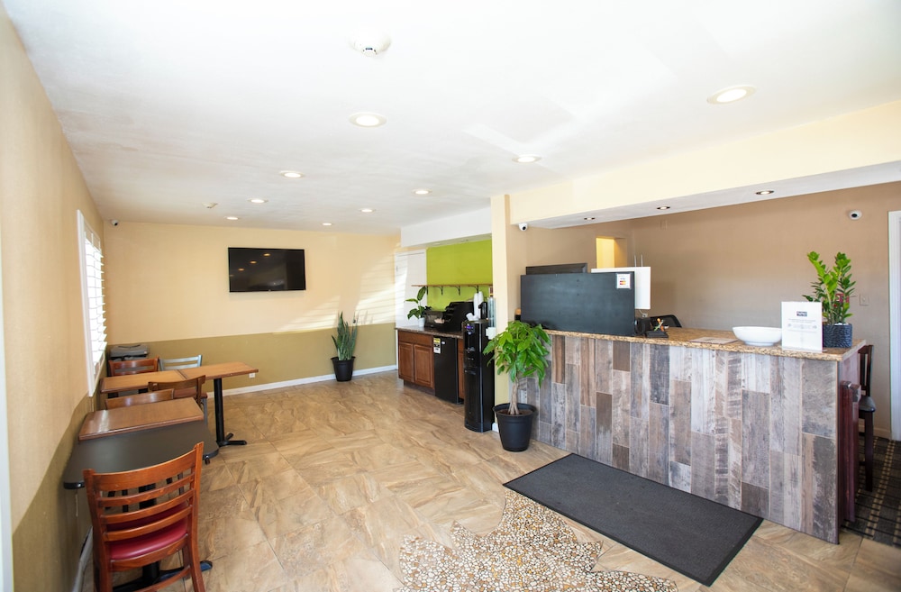 Budget Inn 8/21