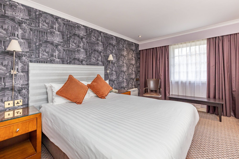 Mercure Tunbridge Wells 14/75