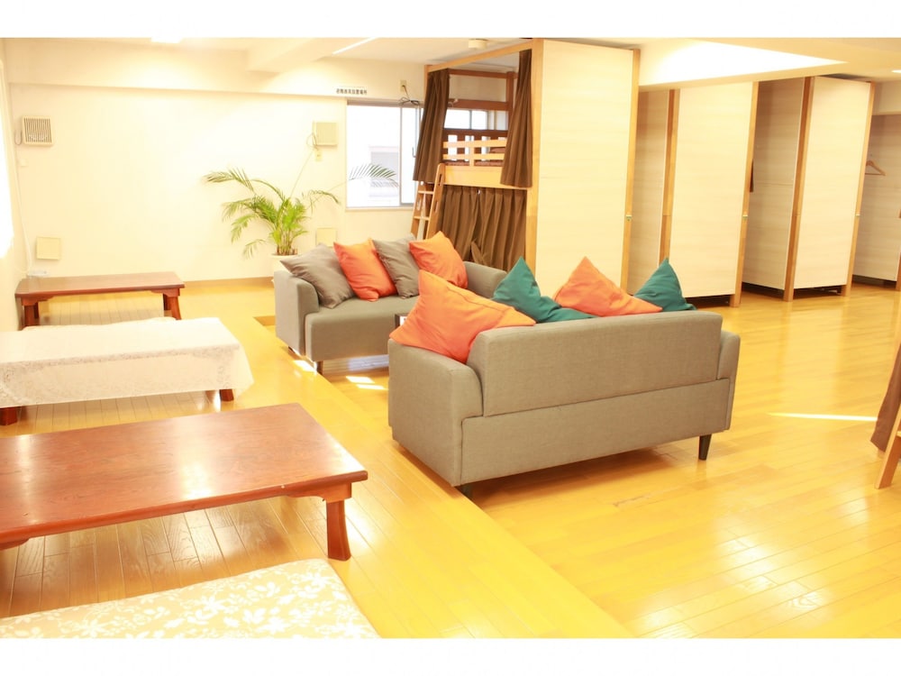 T K Hostel Kobe Sannomiya East 20/37