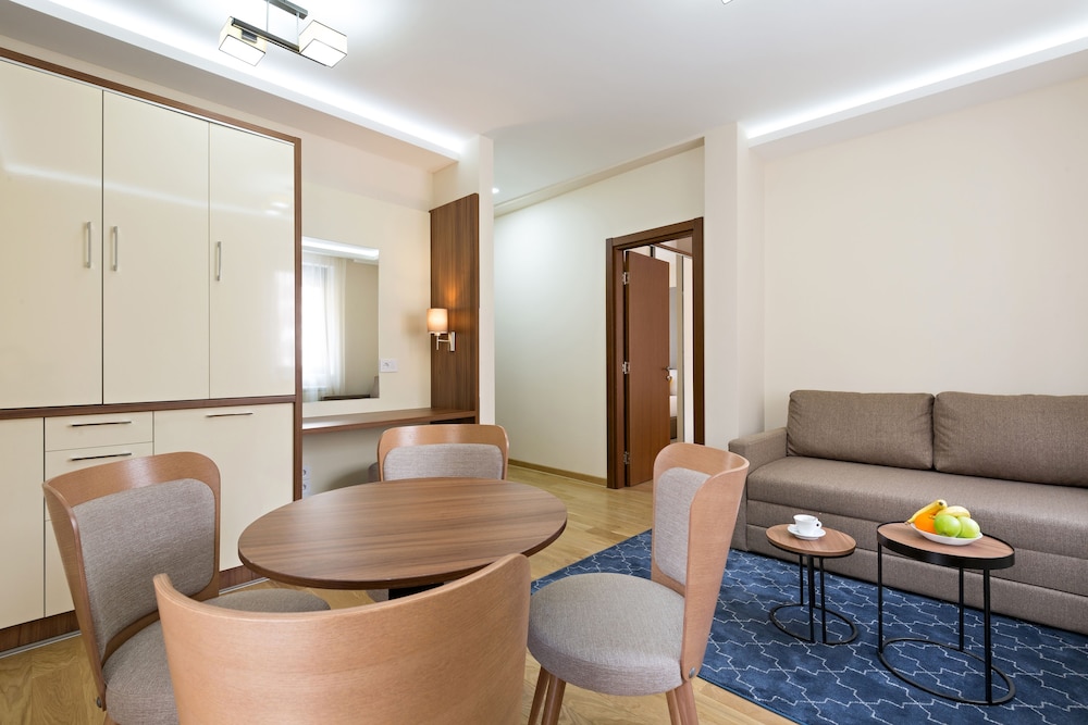 Prime Hotel 30/40