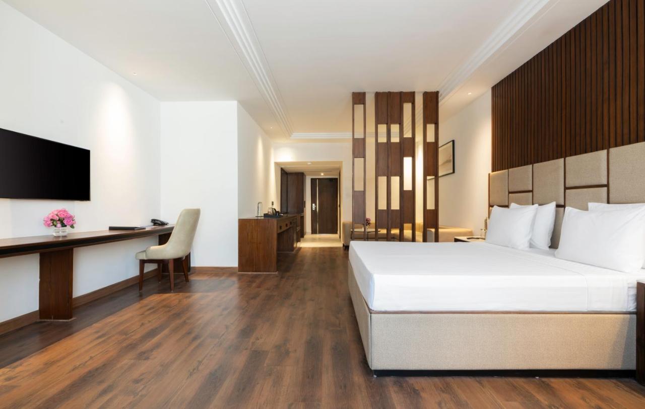 Clarks Inn Dehradun 11/28