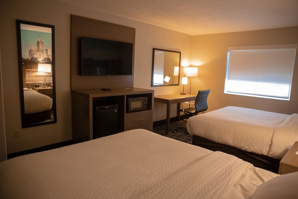 Clarion Pointe Indianapolis Airport 20/64