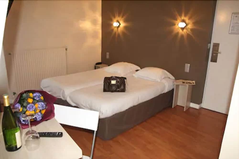 HOTEL PARIS LEGENDRE 29/51
