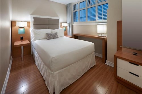 Room, Queen Bed