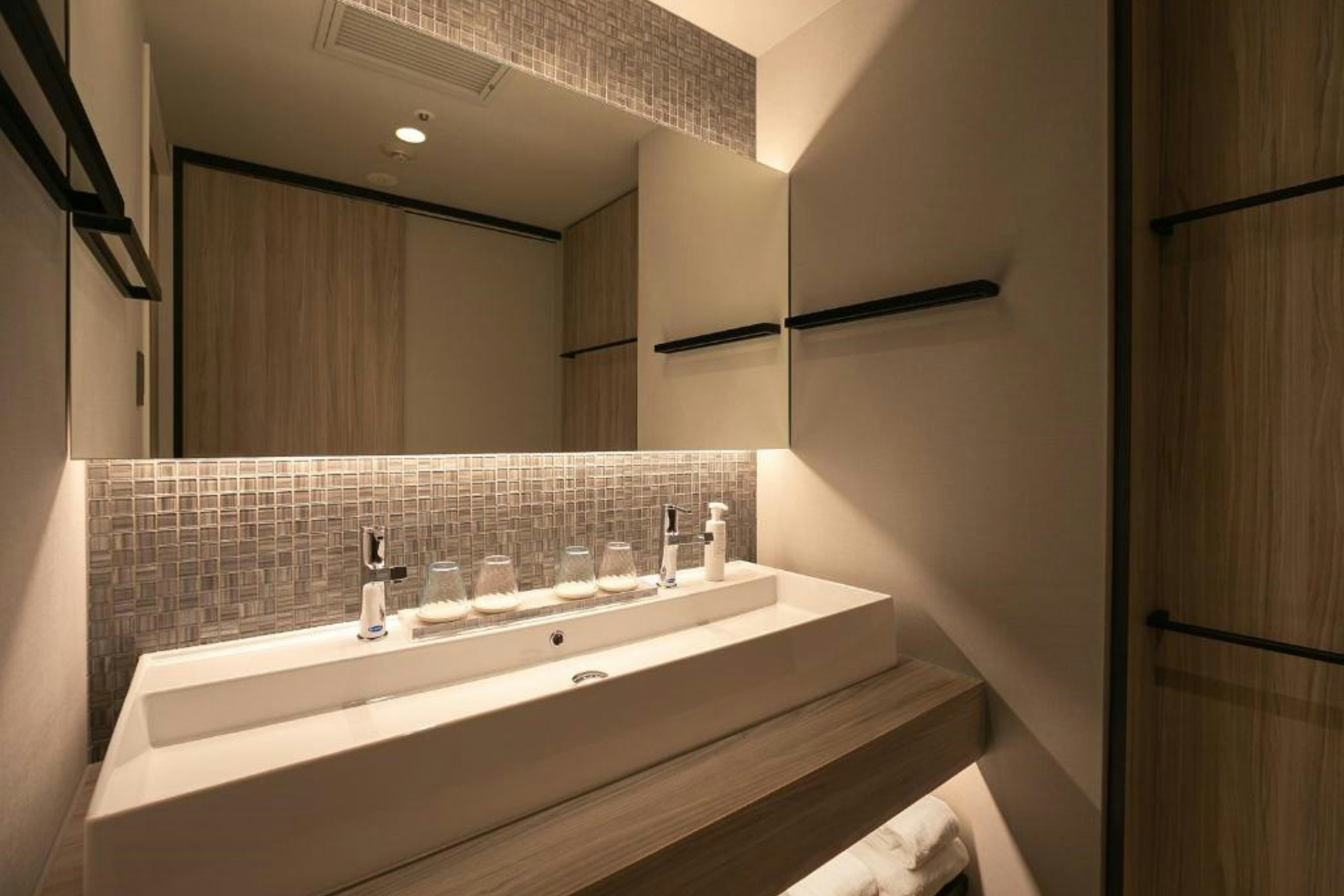 Oriental Hotel Universal City 48/50
