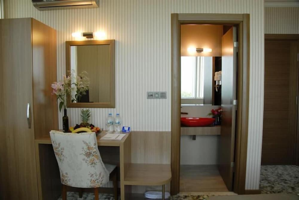 Lounge Boutique Hotel 5/50