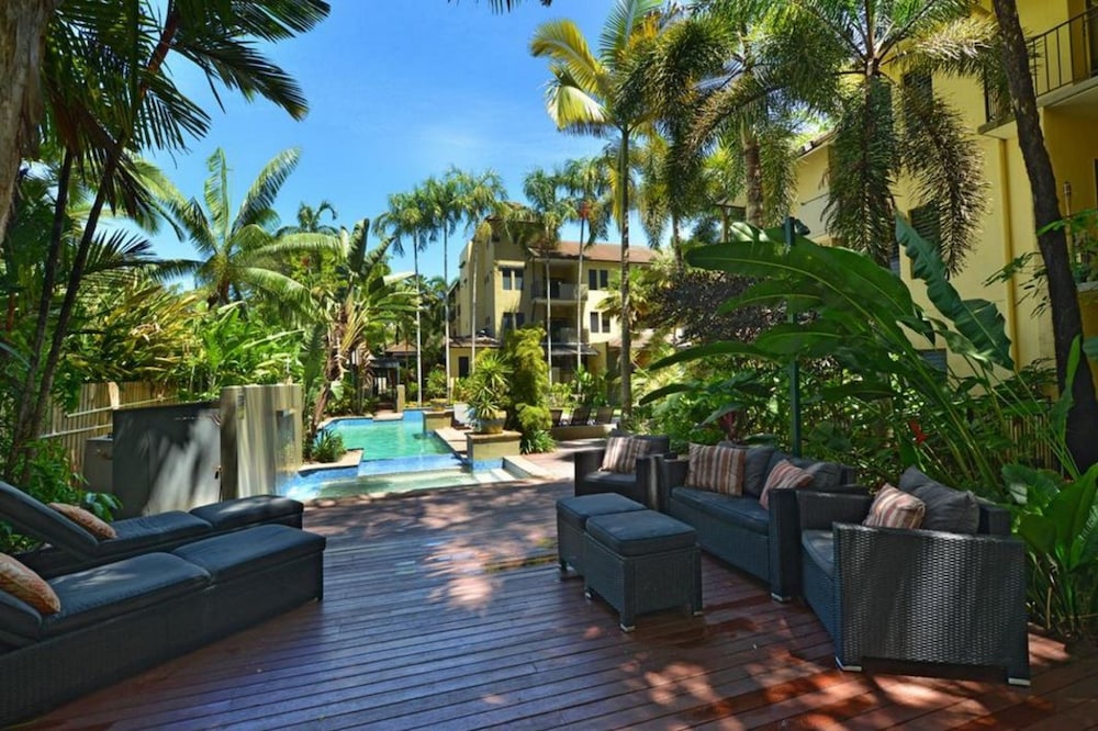 Reef Club Resort 32/35