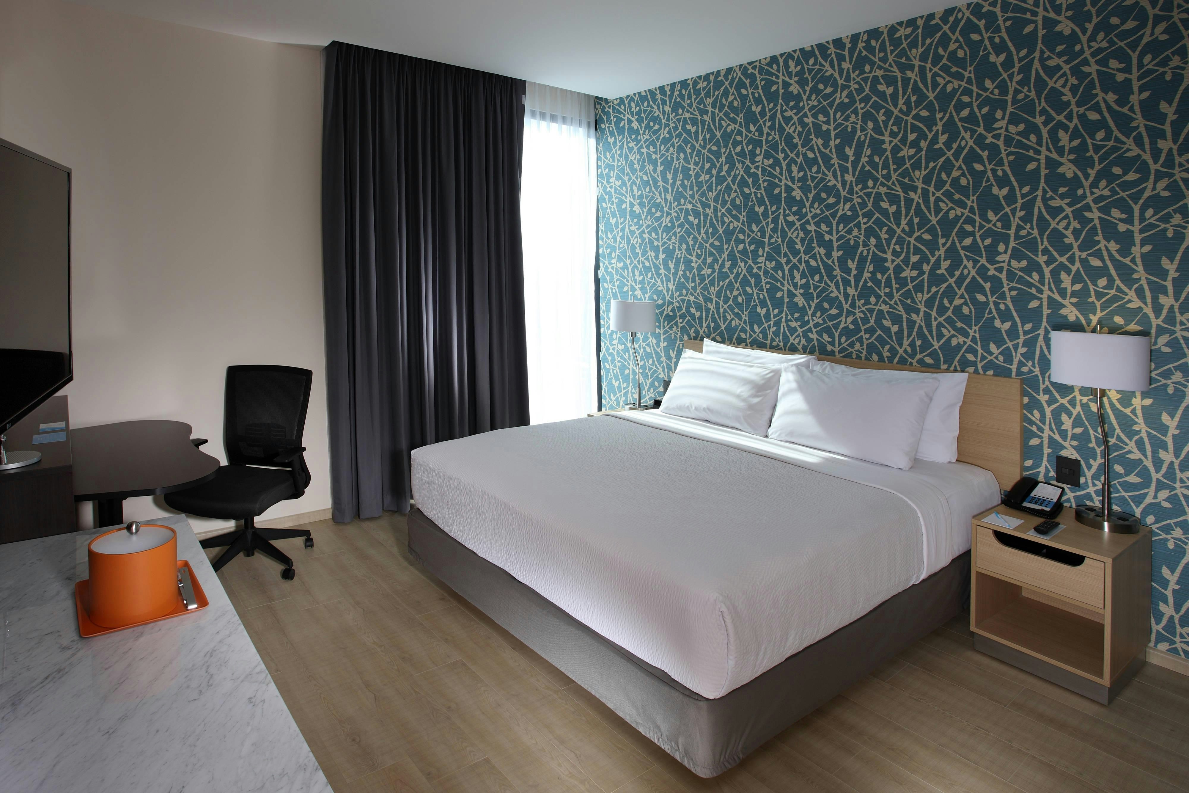 Room, King Bed