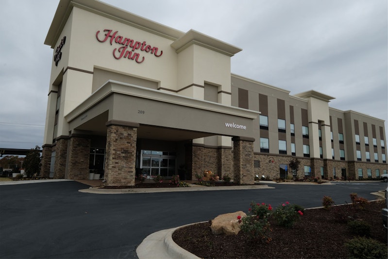 Hampton Inn Searcy 2/17
