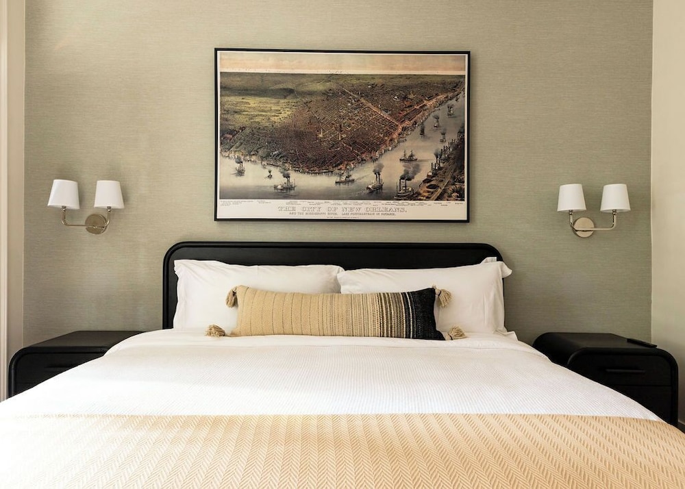 DELUXE, KING BED, SOFA