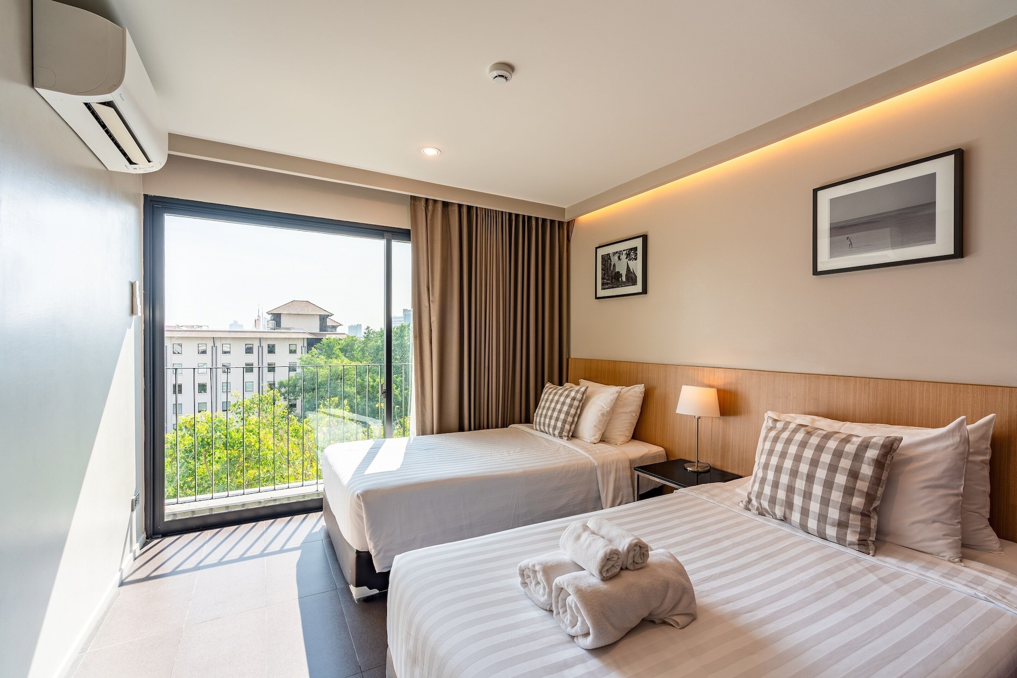 2 BEDROOMS, FAMILY SUITE, BALCONY