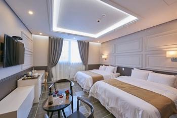 STYLE, DELUXE, TWIN BEDS