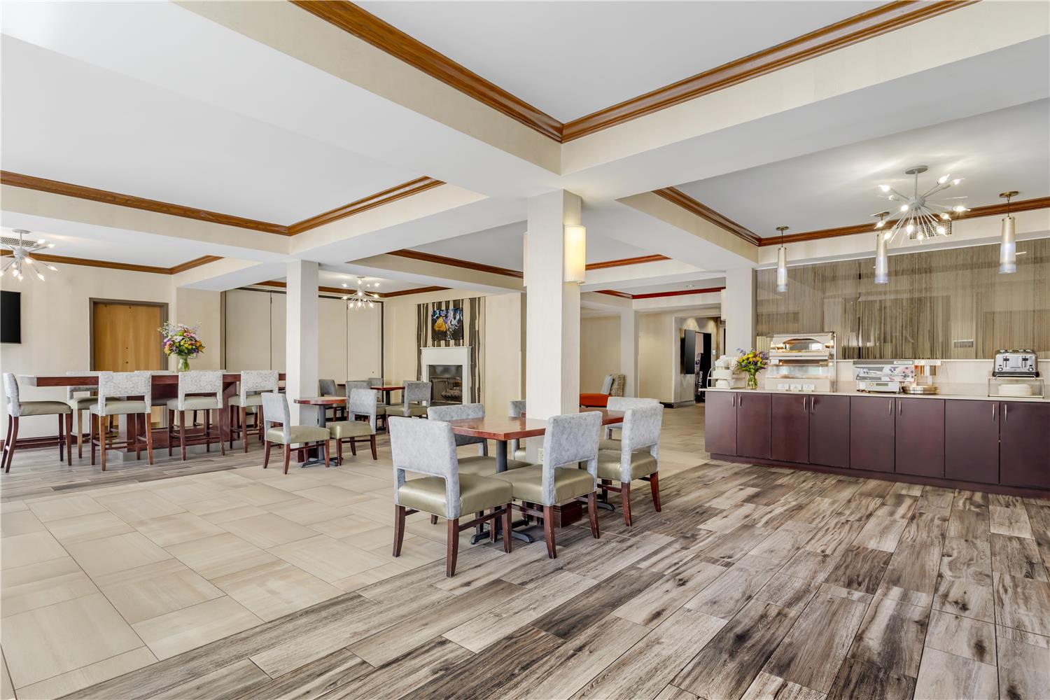Best Western Plus River Escape Inn & Suites 9/25