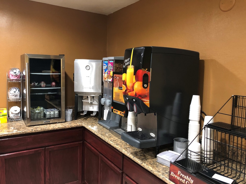 Days Inn By Wyndham Medford 17/22