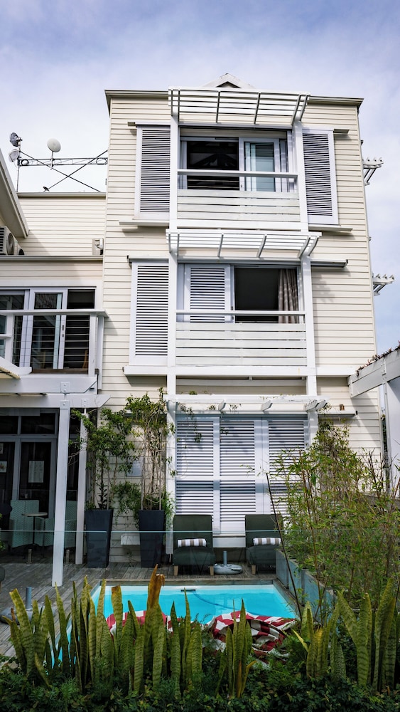 The Lofts Boutique Hotel 2/99