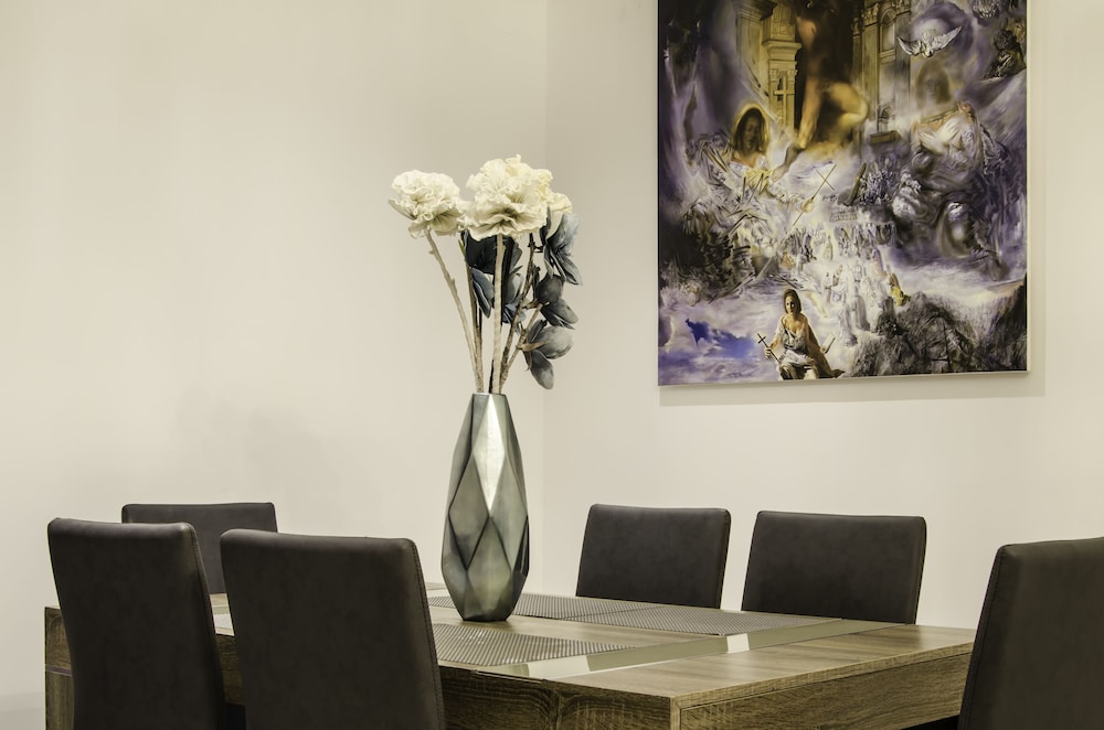 Talos Luxury Suites 6/50