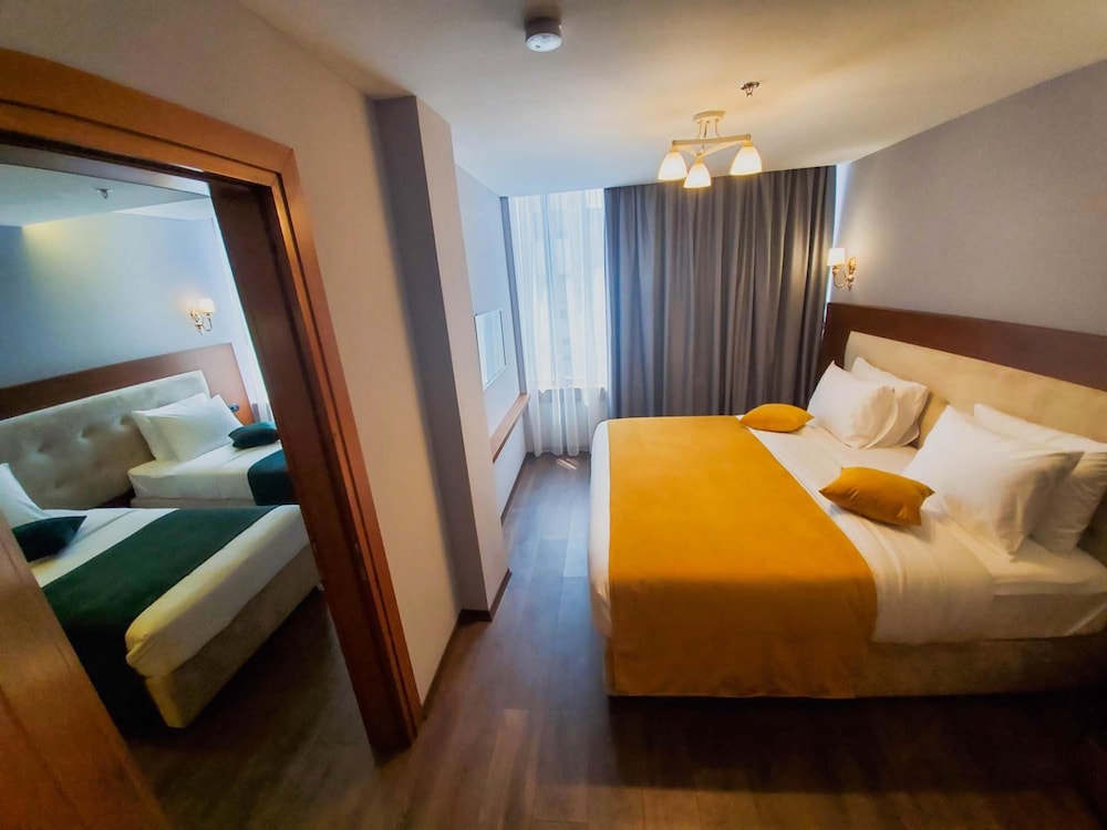 Albanopolis Hotel 19/60