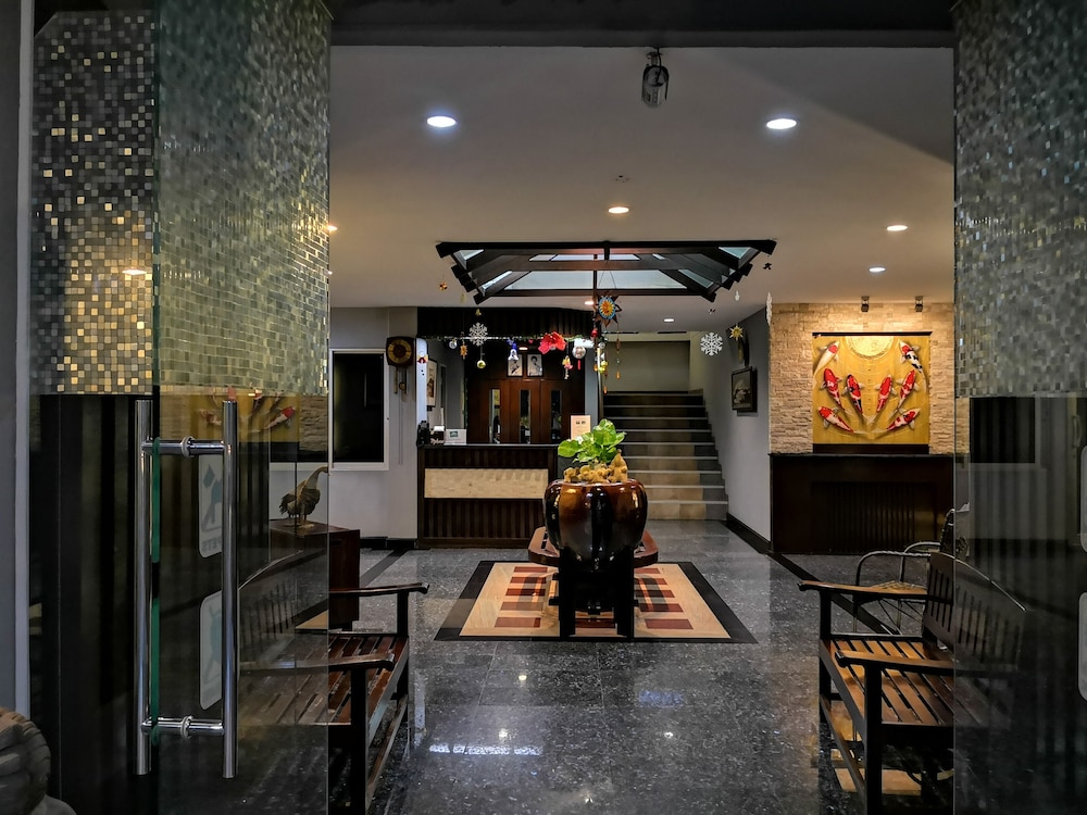 Baan Suksiri Hotel 20/36