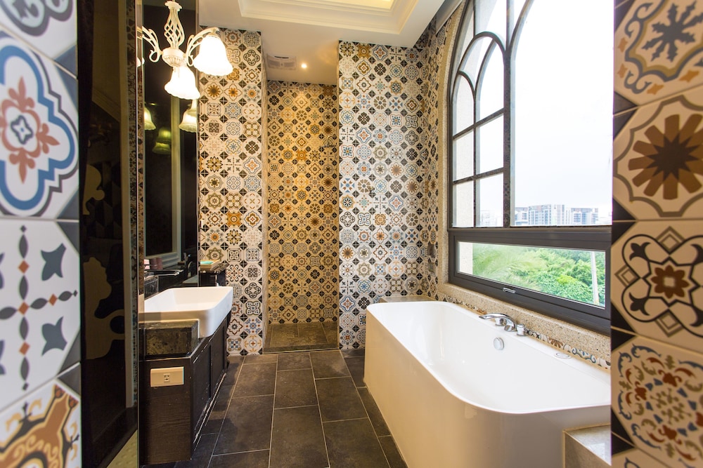 The Castle Ballet Taichung A Boutique Hotel 73/77