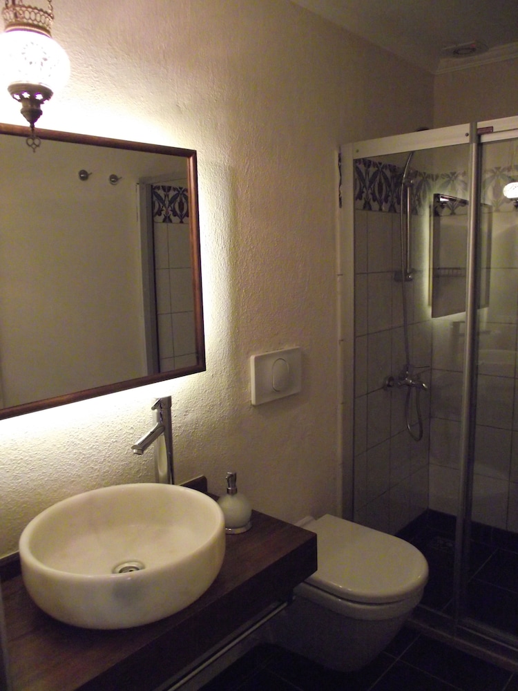 Dardanos Hotel 36/37