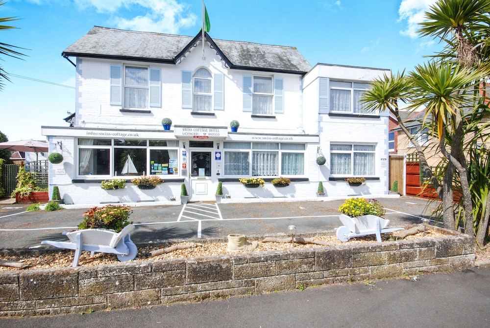 The Swiss Cottage Shanklin 3/31