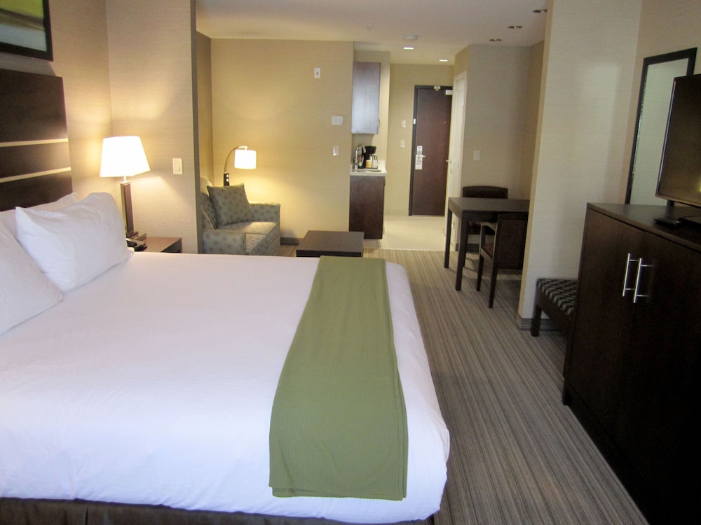 HOLIDAY INN EXPRESS GOLDEN KICKING HORSE 19/75