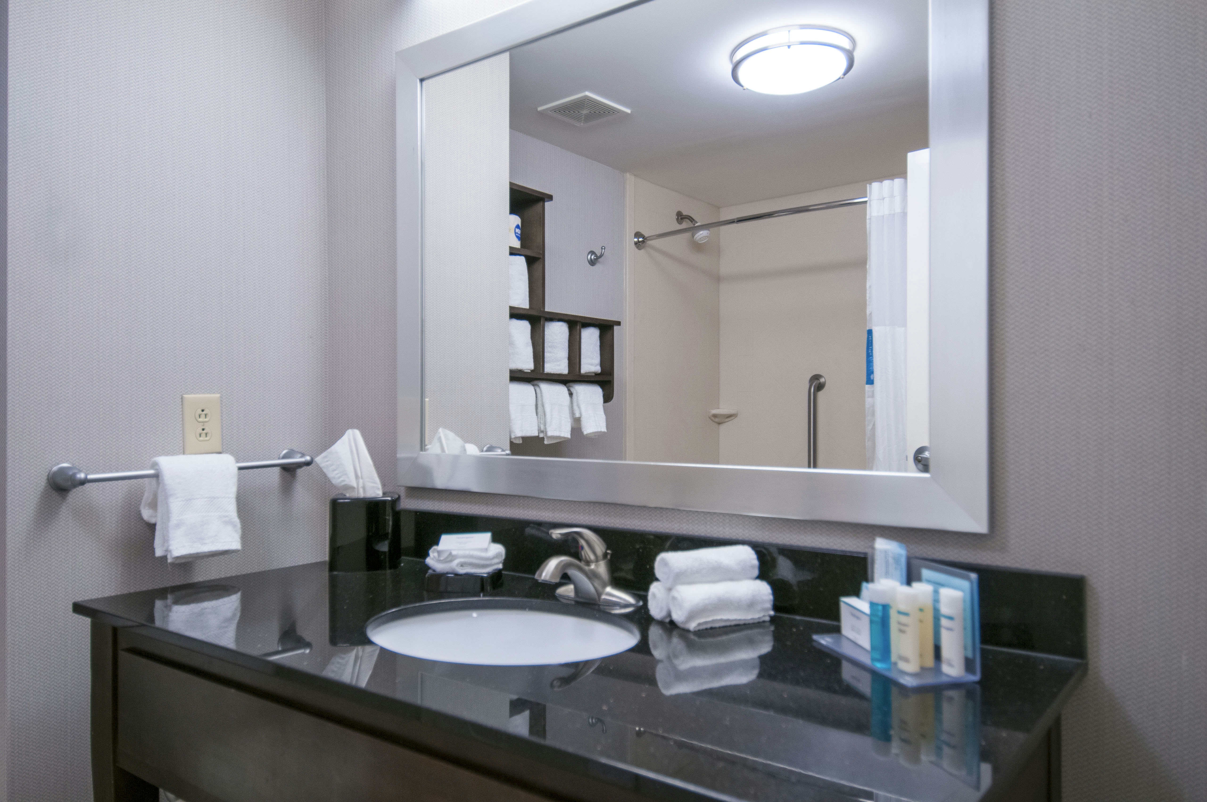 غرفة بسرير كينج مع أريكة، Hampton Inn Hernando Ms 6/10