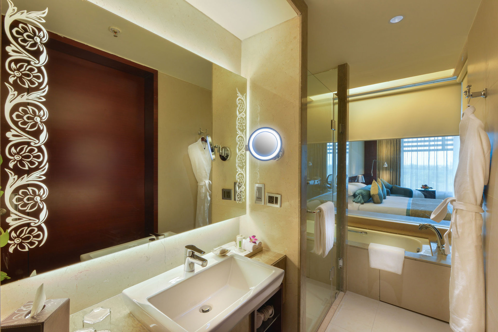 Crowne Plaza Ahmedabad City Centre 70/70
