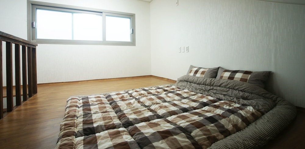 Jeju J Pension 18/37