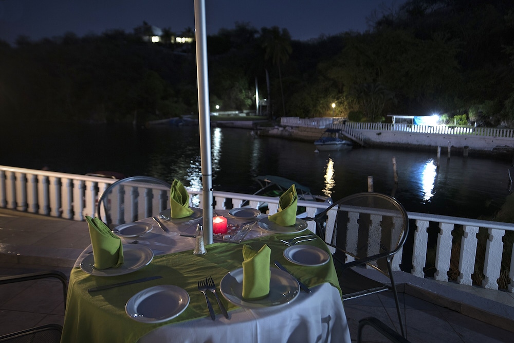Hotel Villa Bejar Tequesquitengo 50/72