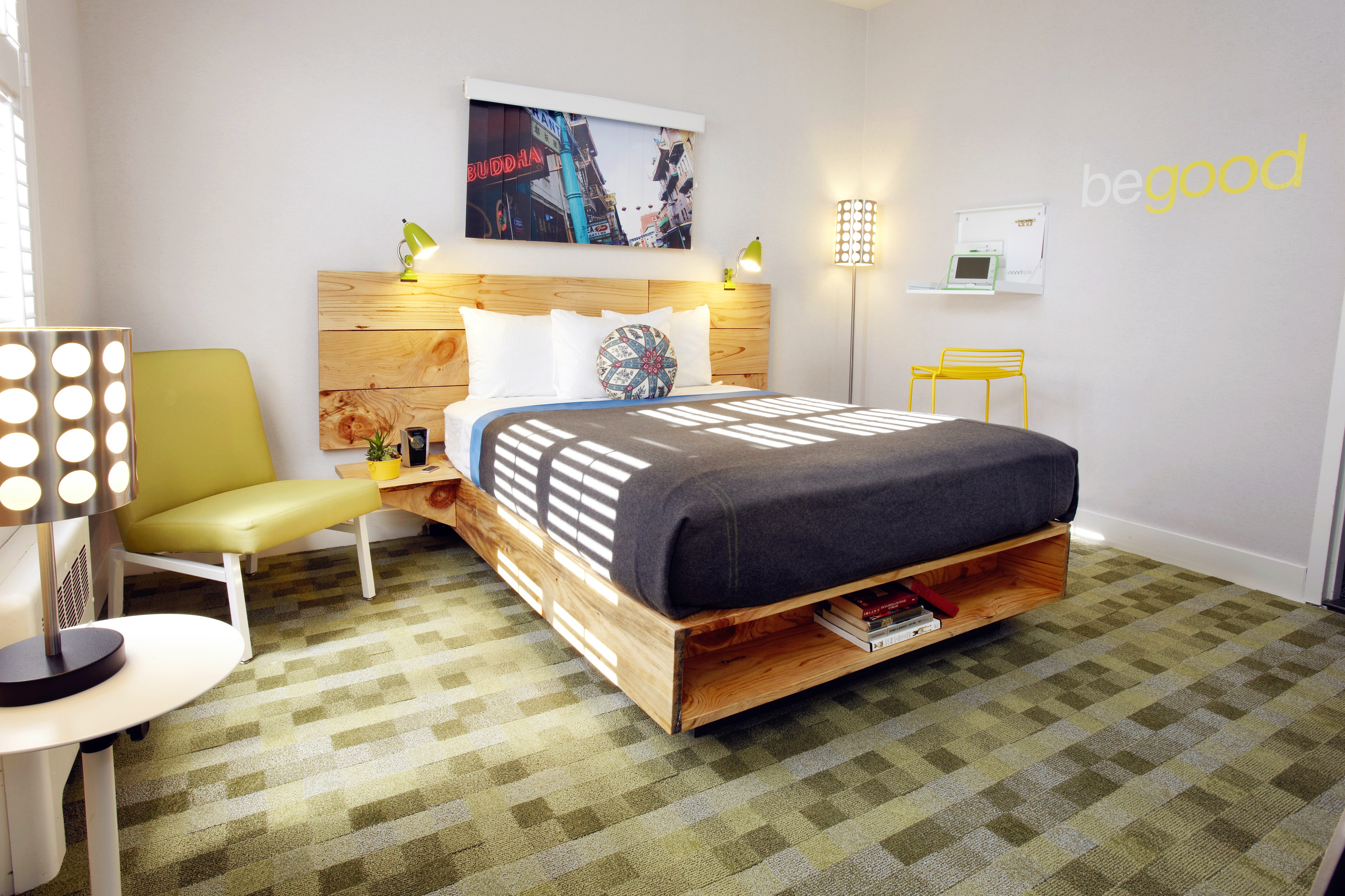 Superior, Queen Bed