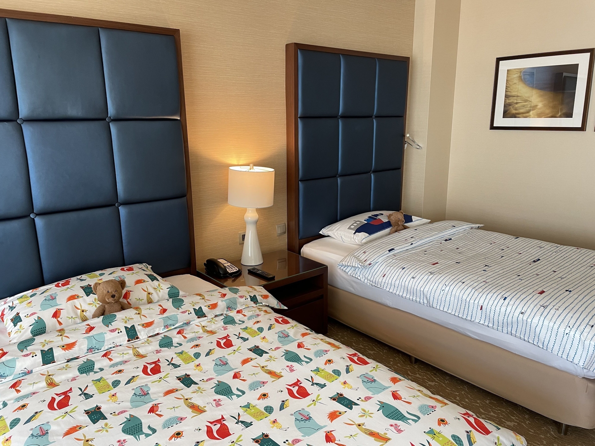 CONNECTING, FAMILY, KING AND TWIN BEDS